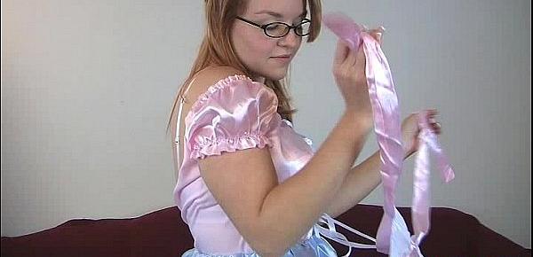  Heidi from DarlingCams.com Strips and Masturbates for you